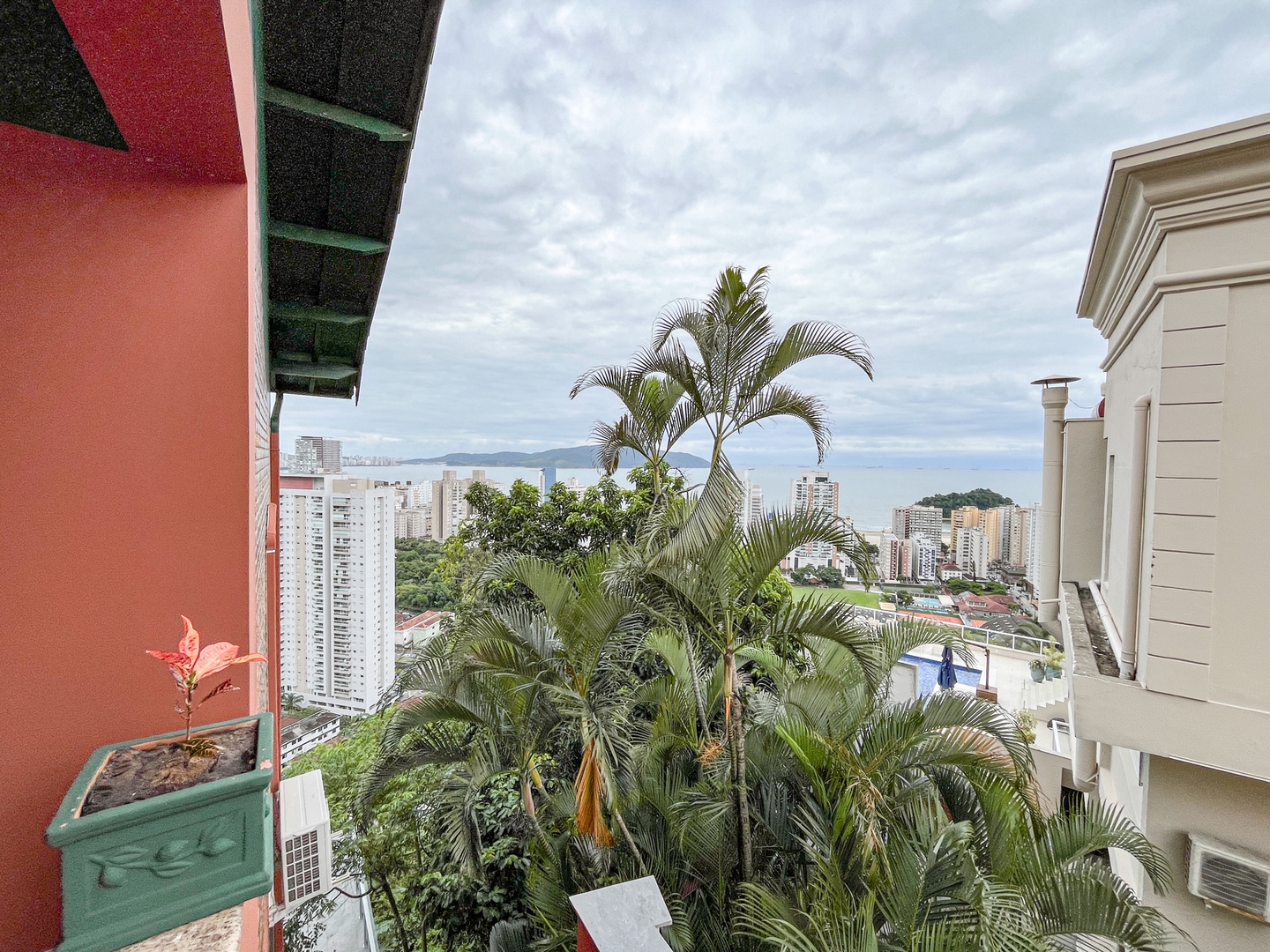 Casa de Condomínio para aluguel no Marapé: 