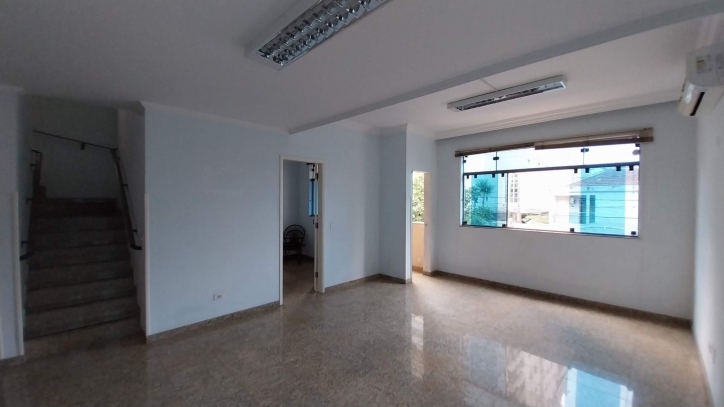 Sobrado para aluguel no Embaré: 