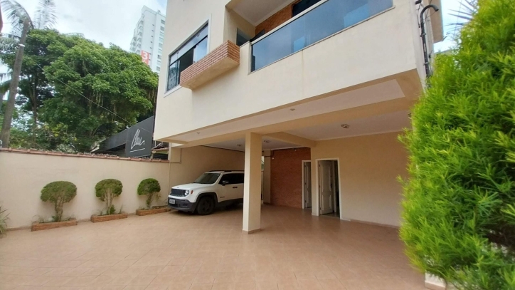 Sobrado para aluguel no Embaré: 