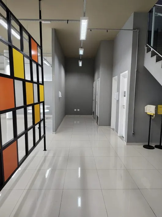 Loja para aluguel no Embaré: 