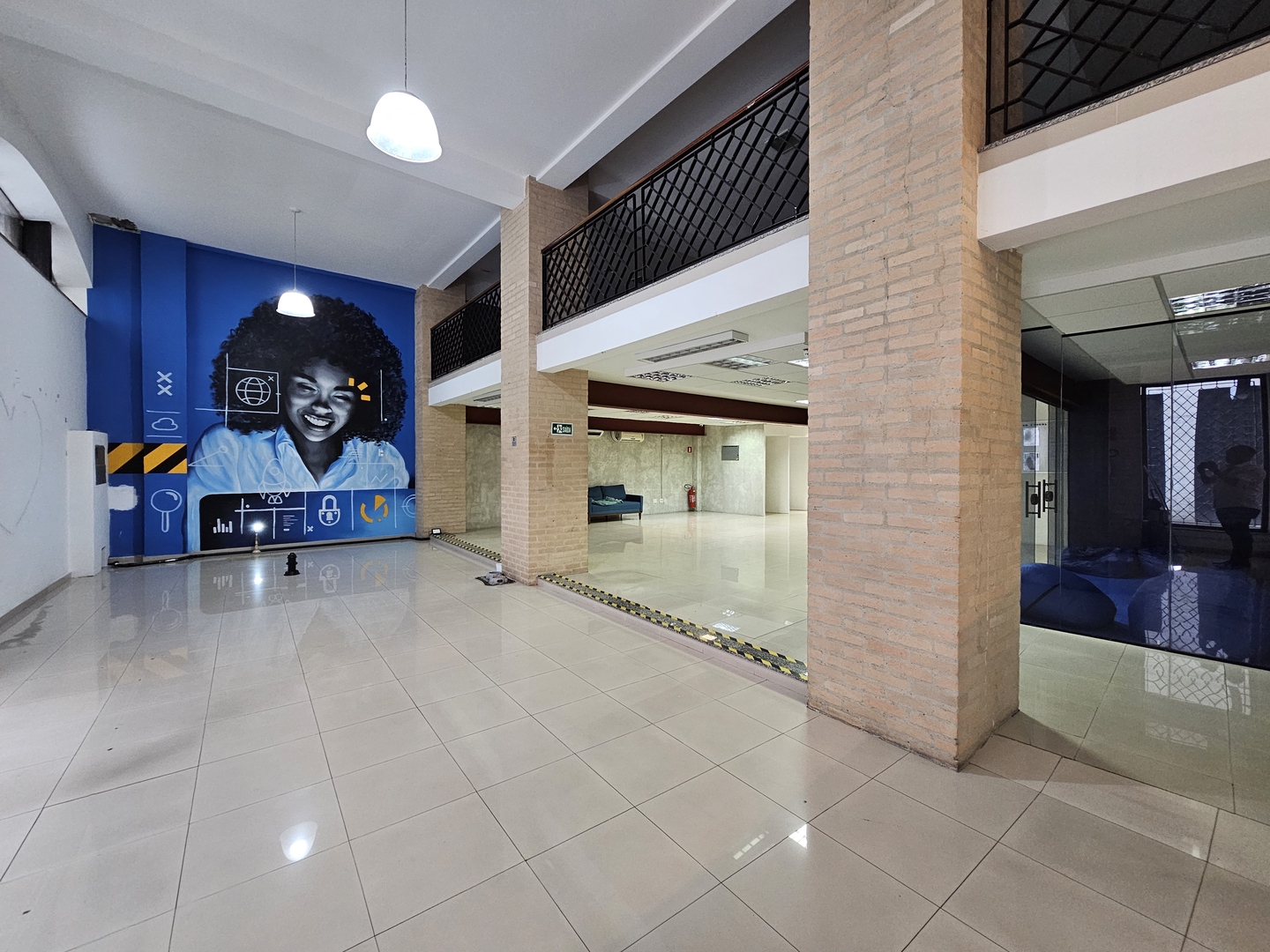 Prédio para aluguel no Centro: 