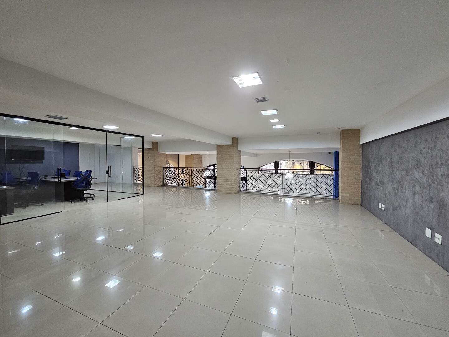 Prédio para aluguel no Centro: 