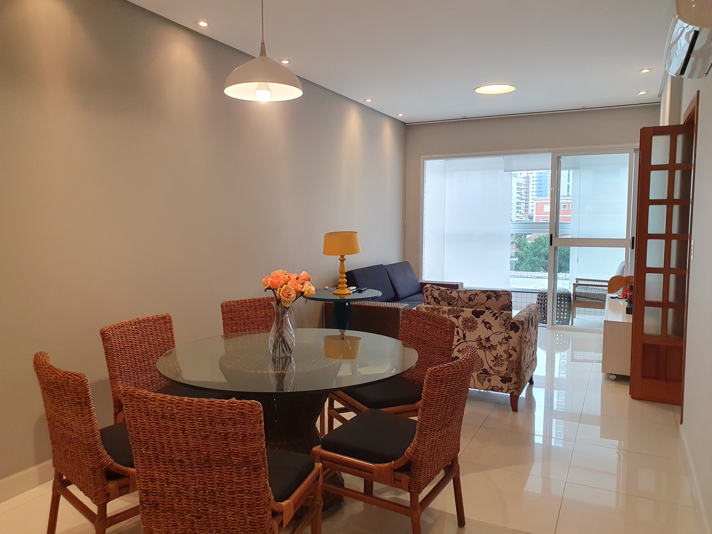 Apartamento para aluguel no Embaré: 