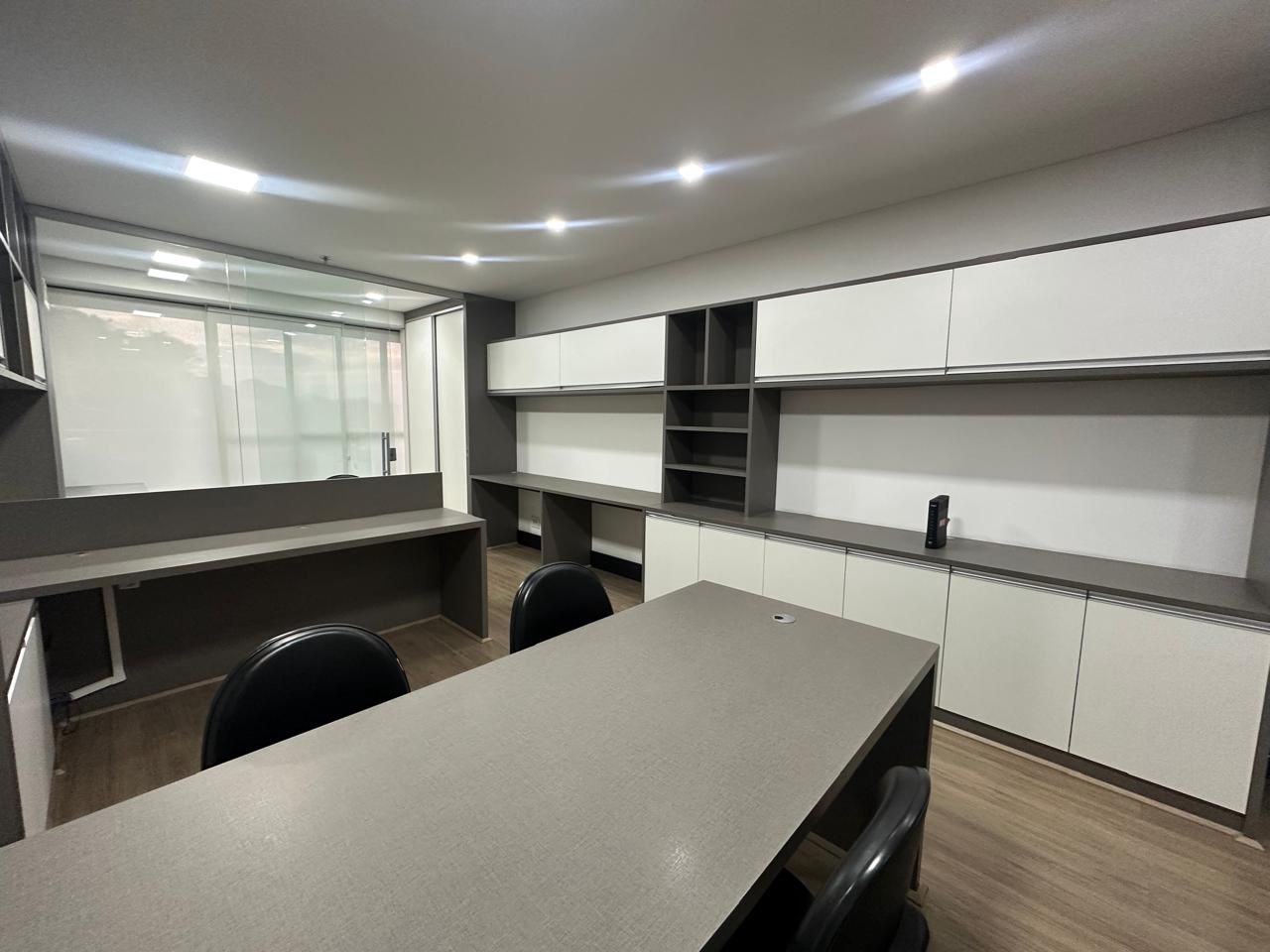 Conjunto Comercial para aluguel no Valongo: 