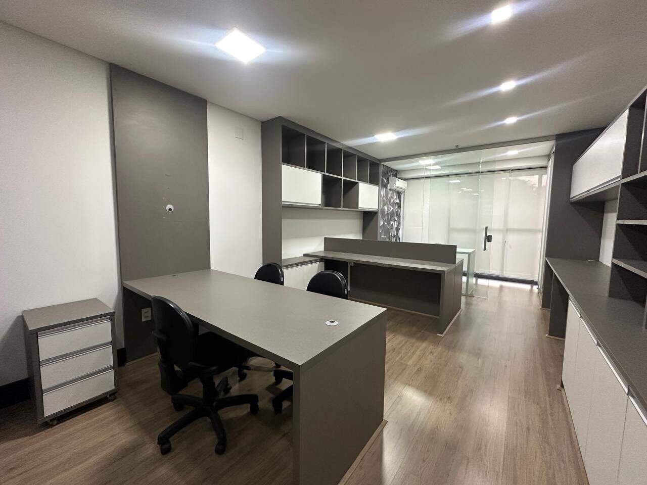 Conjunto Comercial para aluguel no Valongo: 