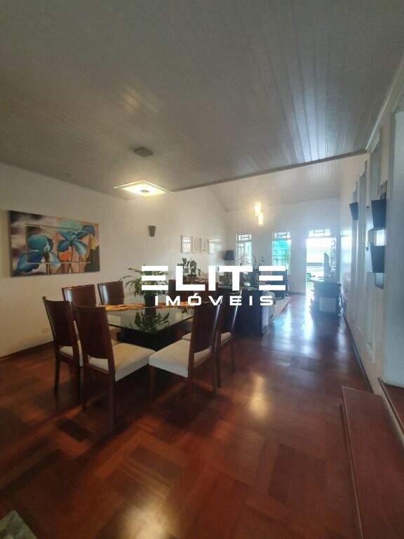 Sobrado à venda no Santa Maria: 