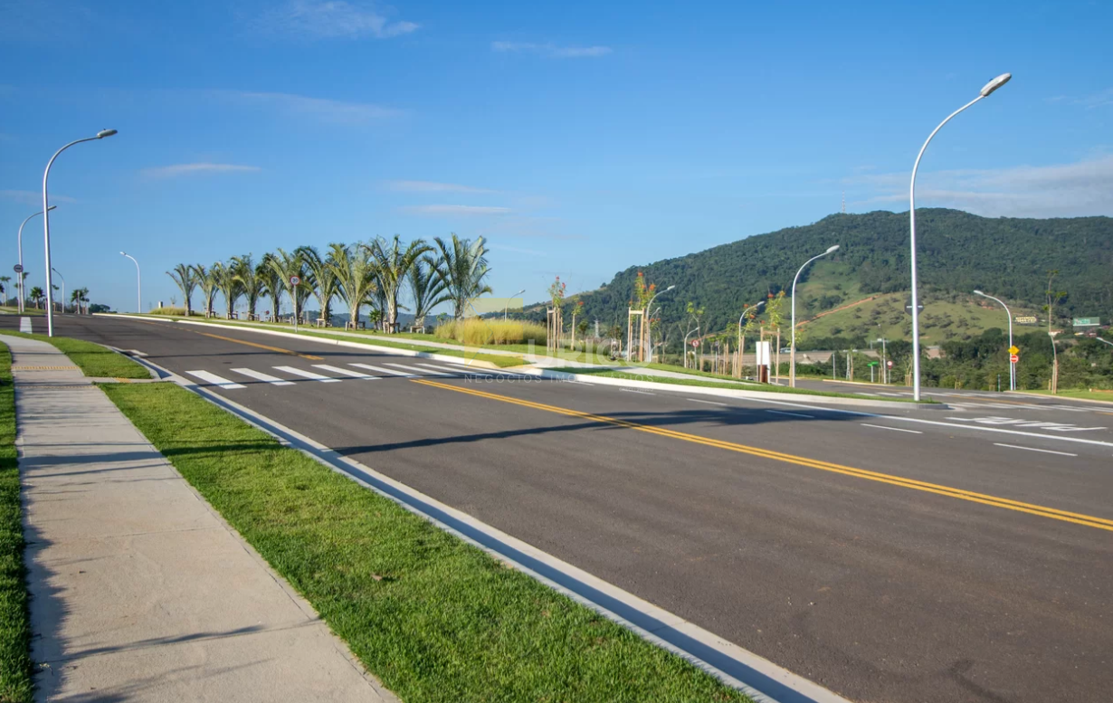Terreno em Condomínio à venda no Condomínio Alphaville Jundiaí em Jundiaí/SP: 