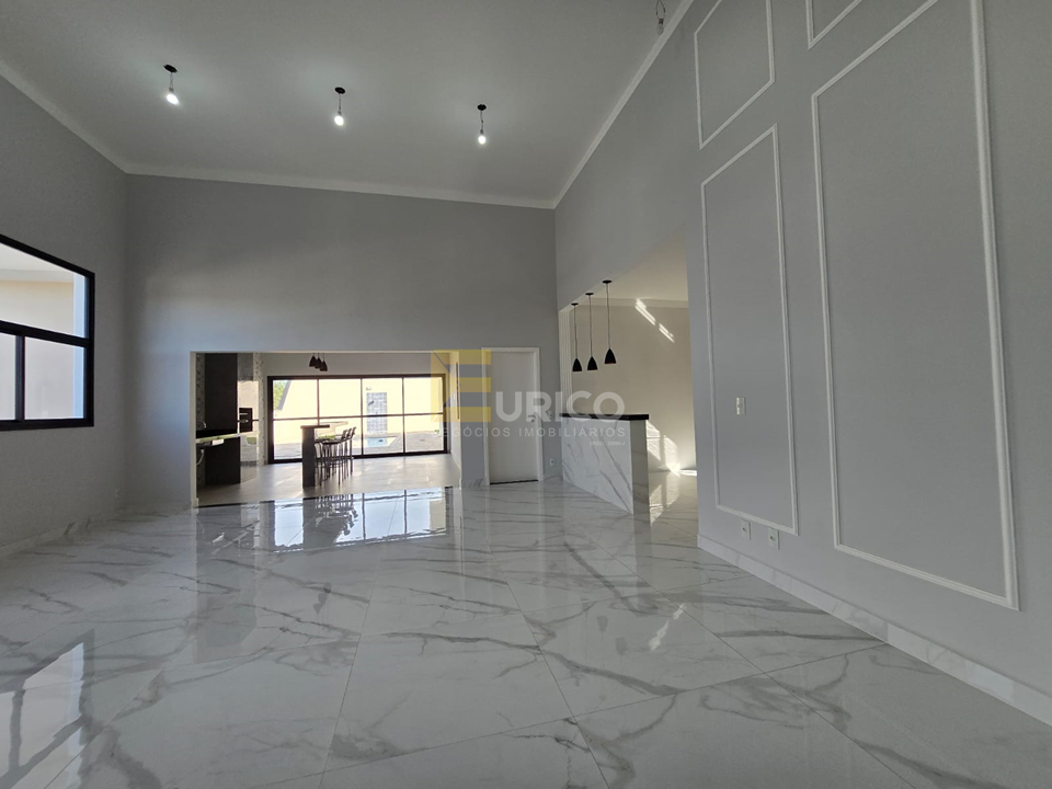 Casa em condomínio à venda no Condomínio Residencial Cambarah em Jarinu/SP: 