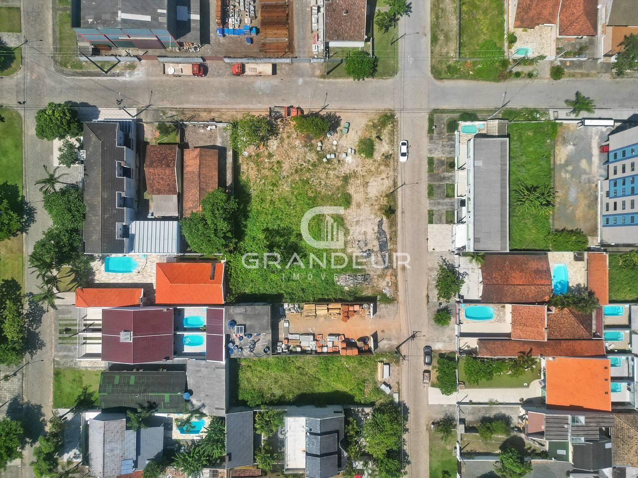 Terreno à venda no Balneário Eliana: 