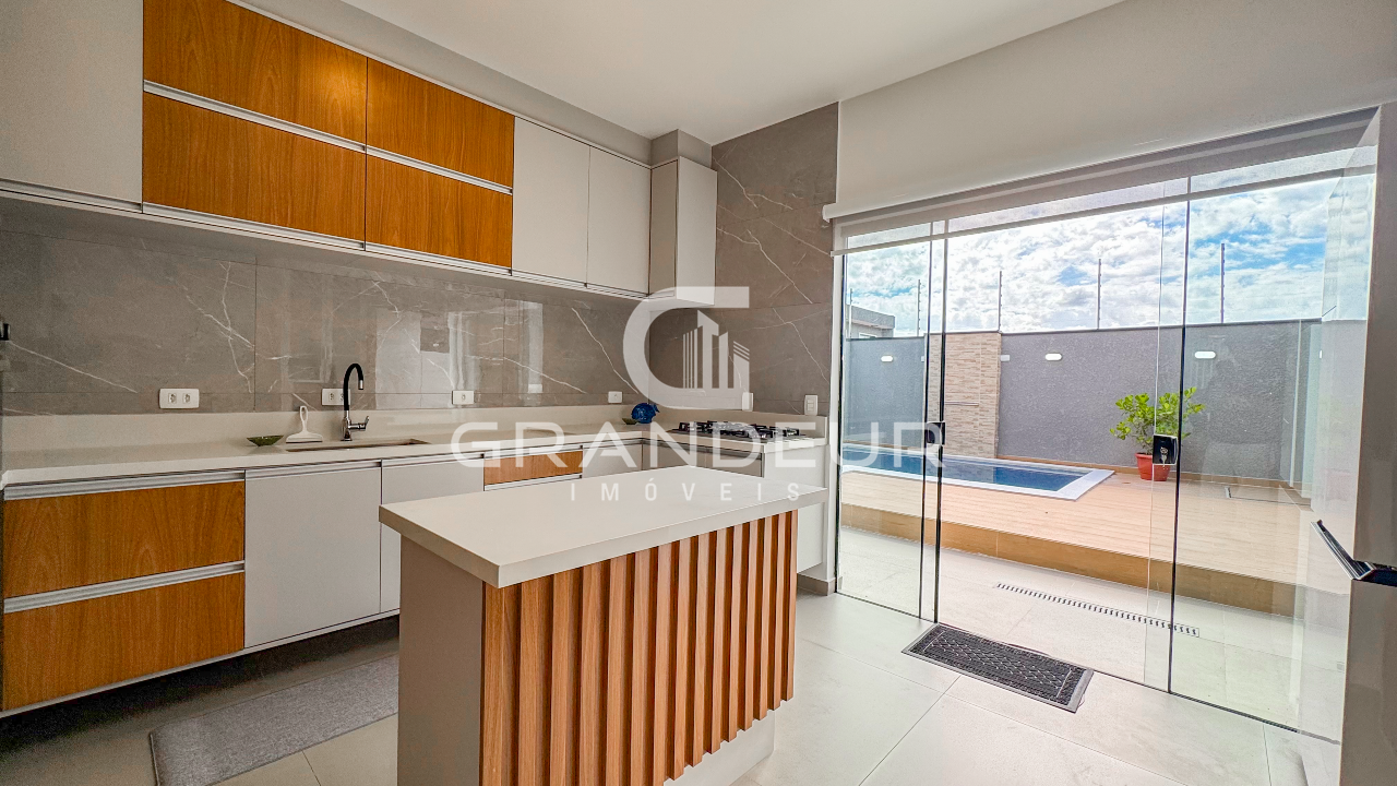 Sobrado à venda no Balneário Eliana: 