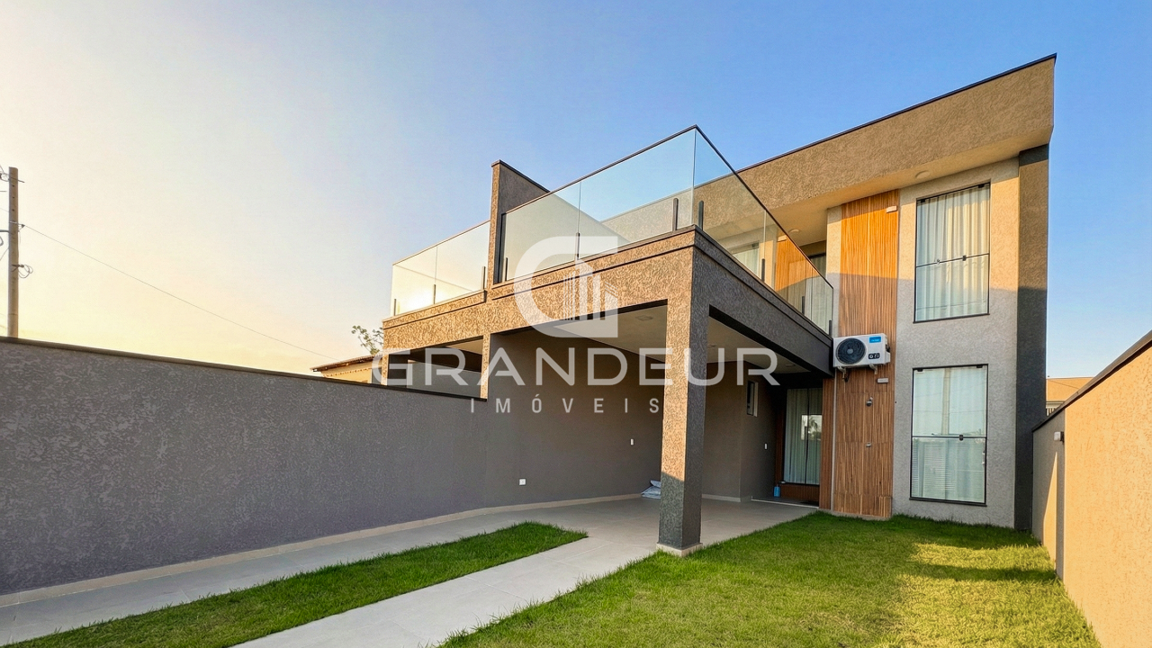 Sobrado à venda no Balneário Eliana: 