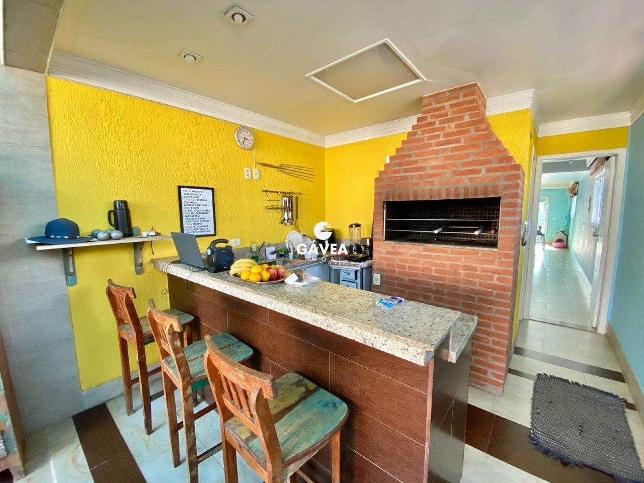 Casa para aluguel no Embaré: 