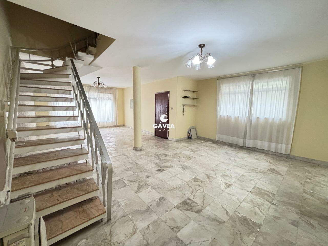 Sobrado à venda no Gonzaga: 