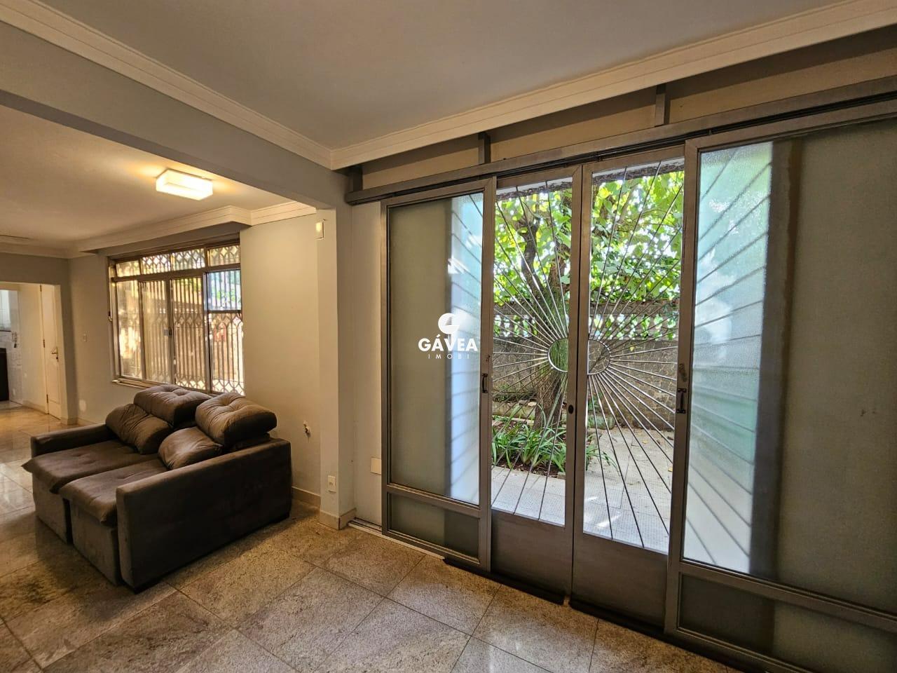 Sobrado à venda no Ponta da Praia: 