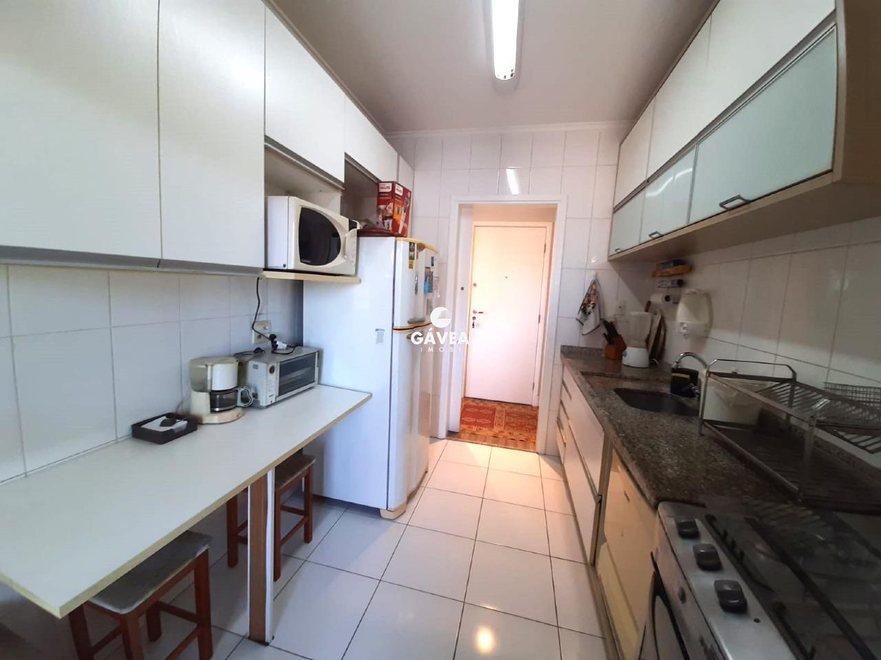 Cobertura à venda no Ponta da Praia: cozinha