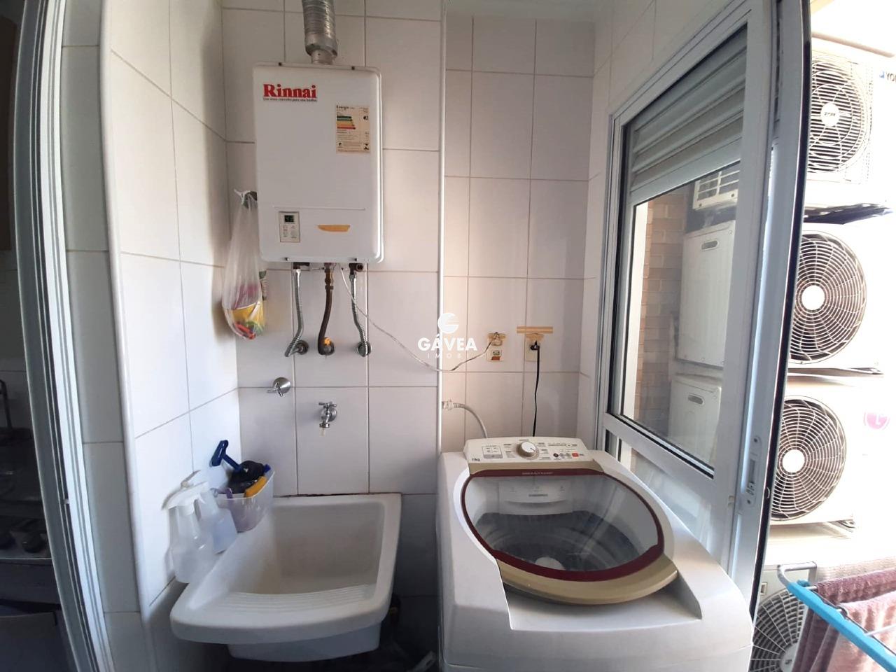 Cobertura à venda no Ponta da Praia: área de serviço