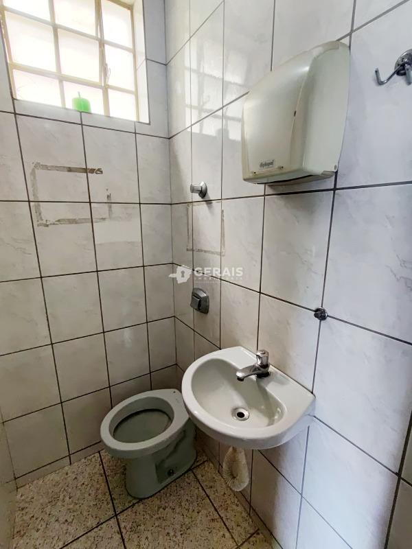 Loja para aluguel no BOM PASTOR: 07 - BANHEIRO