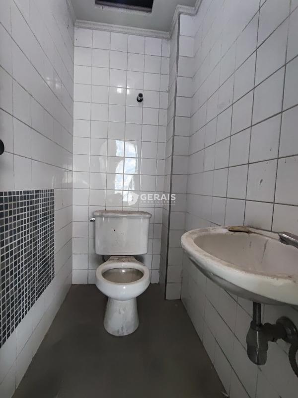 Sala para aluguel no CENTRO: 06 - BANHEIRO