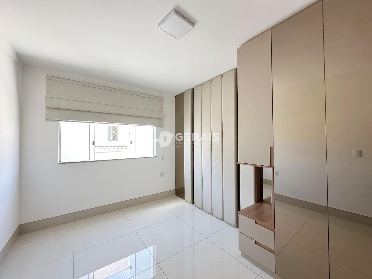 Sobrado à venda no MANOEL VALINHAS: 06- QUARTO SUÍTE