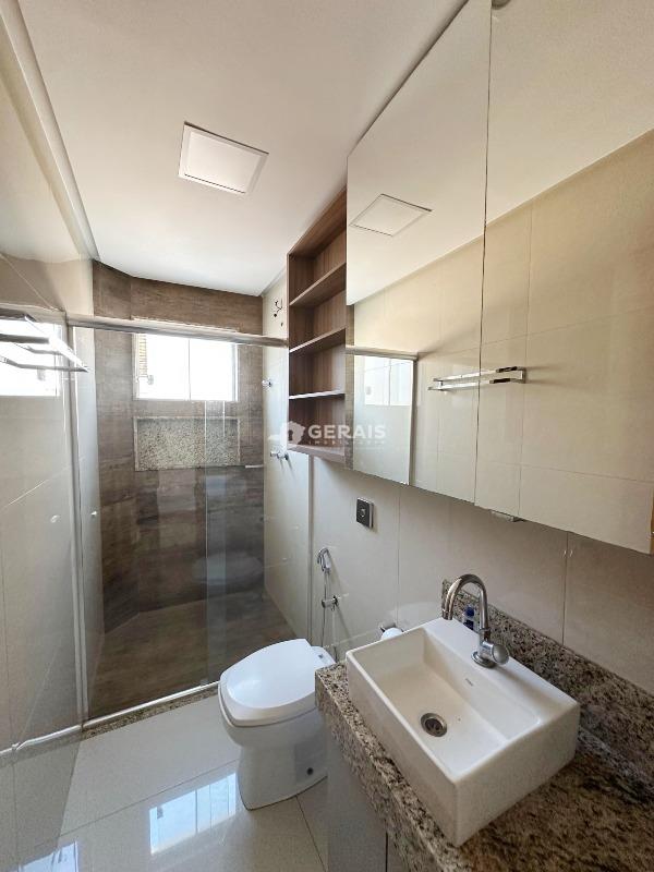 Sobrado à venda no MANOEL VALINHAS: 07- BANHO SUÍTE