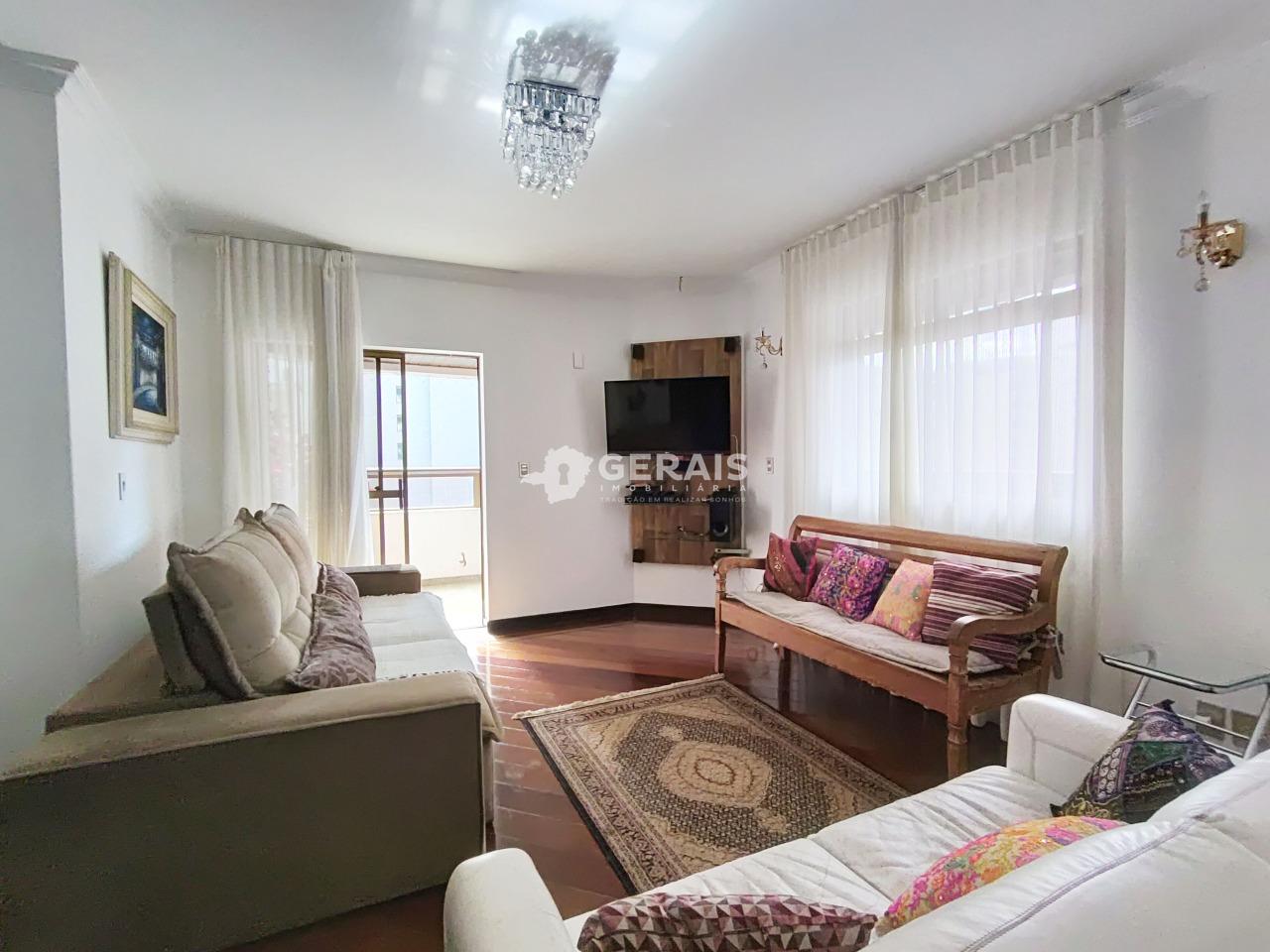 Apartamento à venda no CENTRO: 03 - SALA