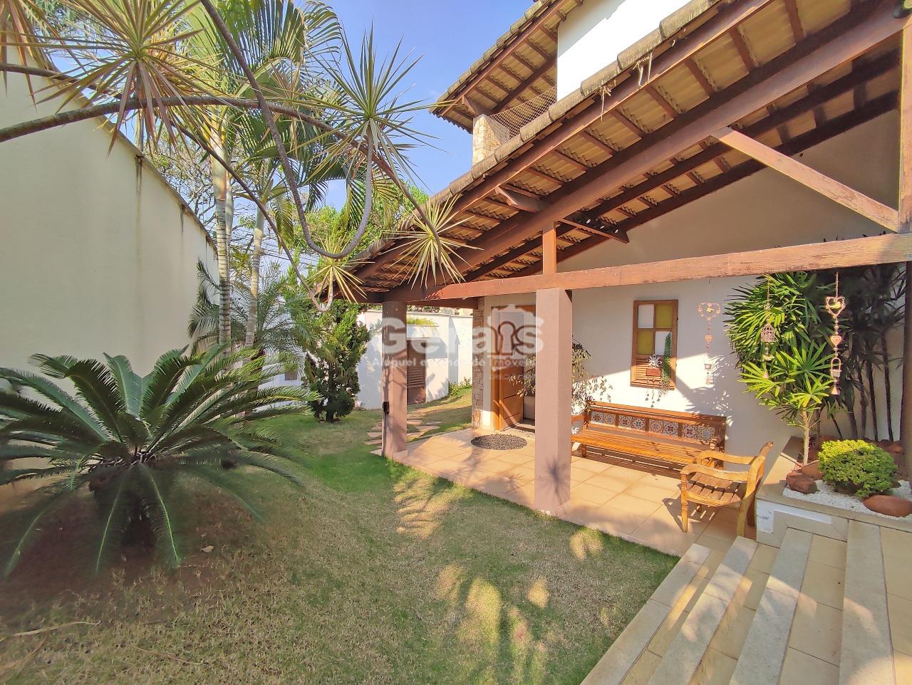 Casa à venda, 5 quartos, 3 suítes, 7 vagas, BOM PASTOR - Divinópolis/MG