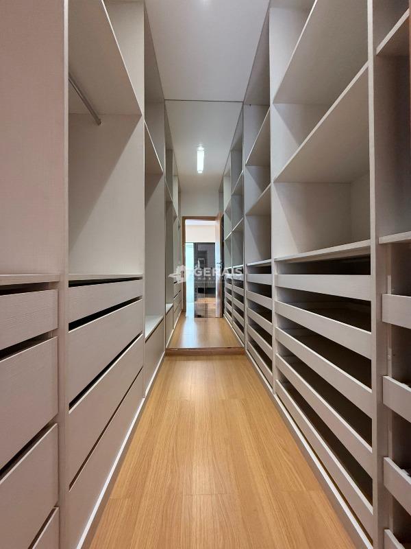 Apartamento para aluguel no CENTRO: 08- CLOSET QUARTO 02