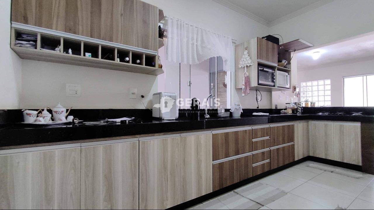 Casa à venda no SANTA ROSA: 06 - COZINHA