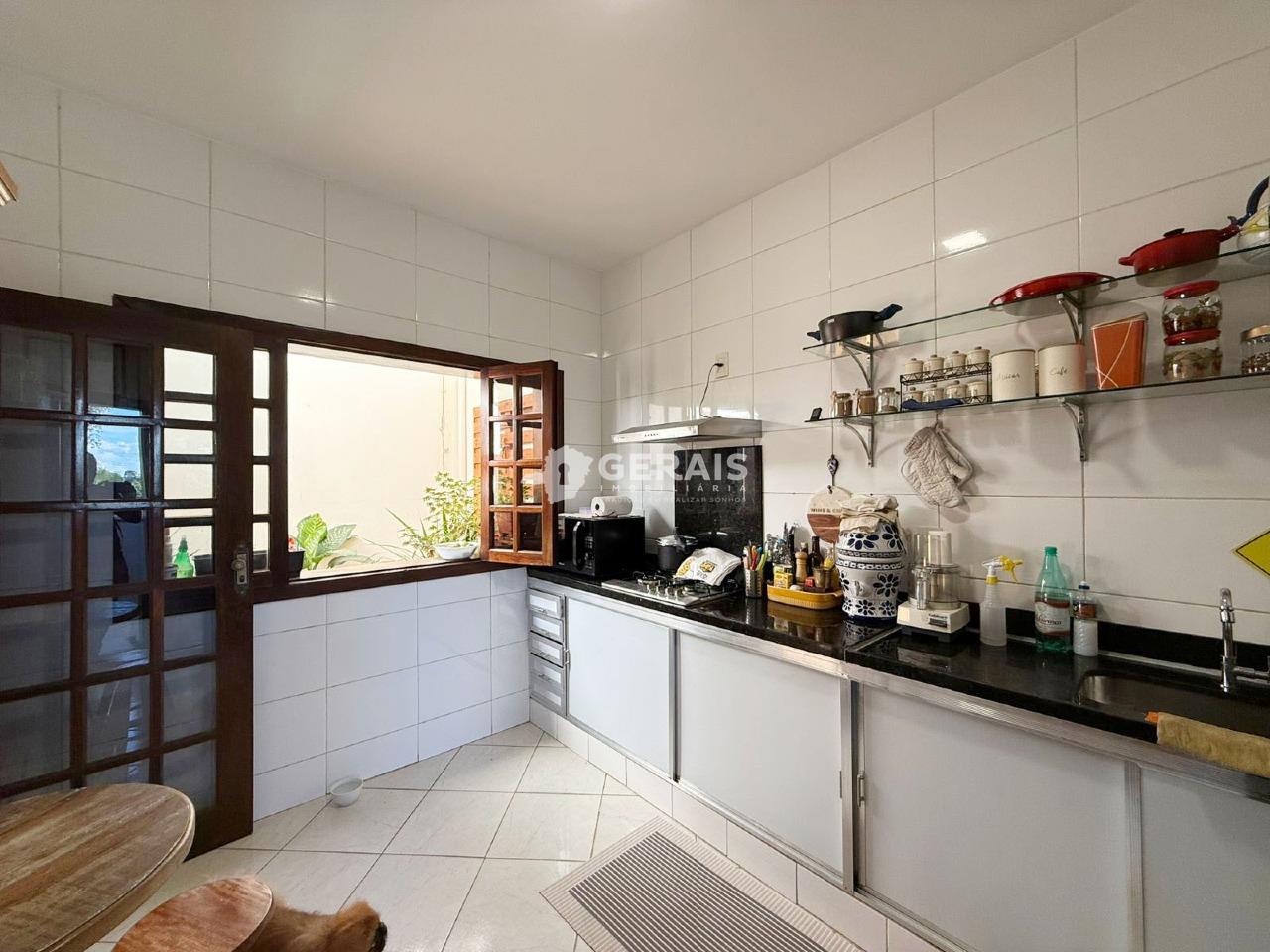 Casa à venda no ICARAI: 09- COZINHA