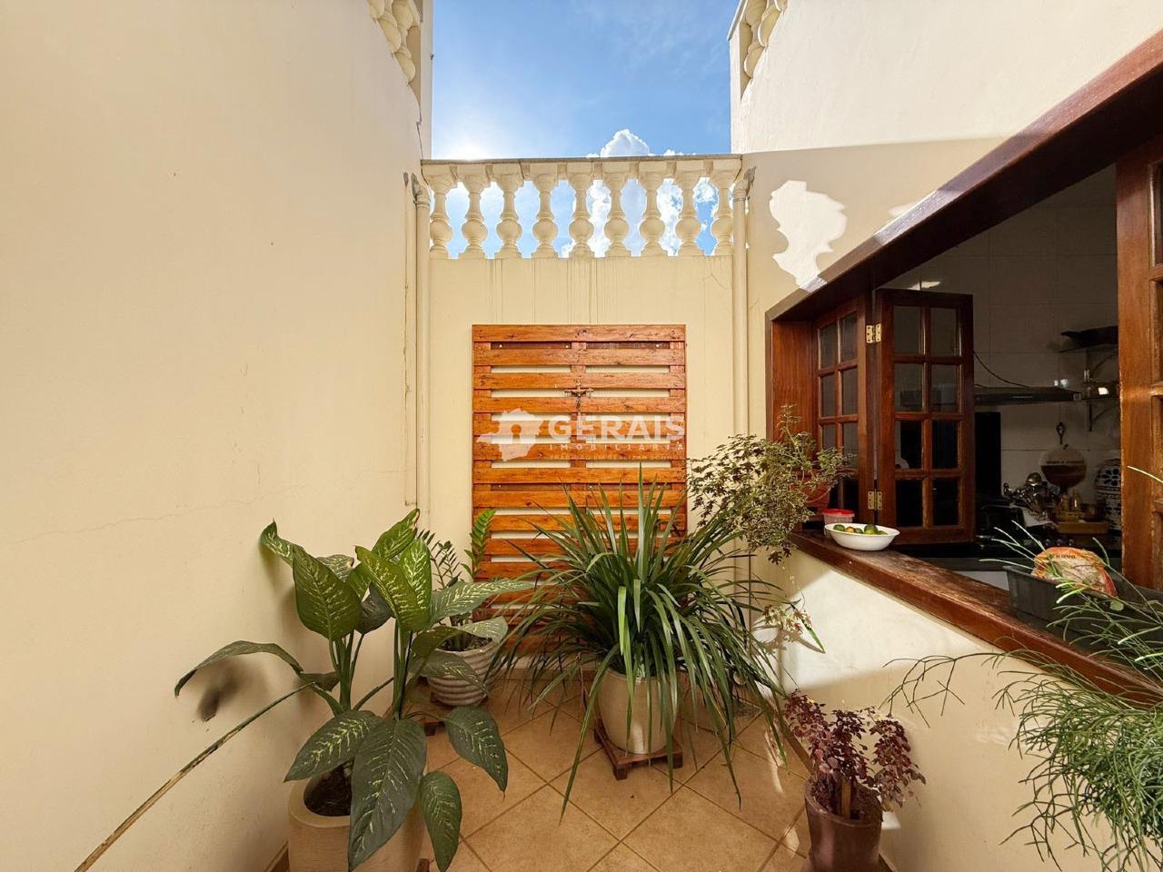 Casa à venda no ICARAI: 07- ÁREA DE CLARIDADE