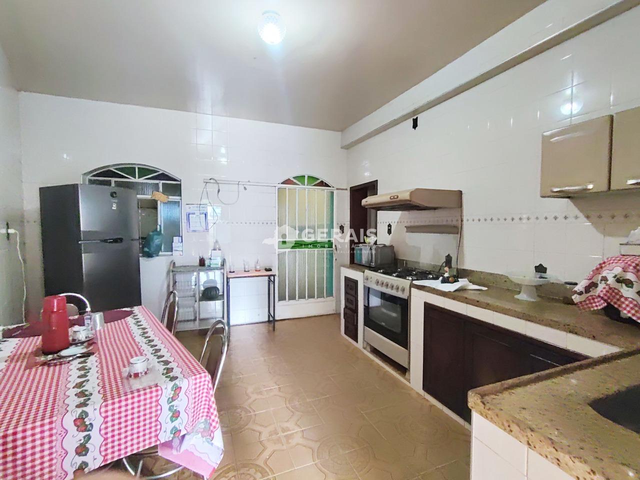 Casa à venda no MANOEL VALINHAS: 05- COZINHA