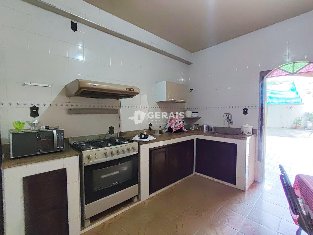 Casa à venda no MANOEL VALINHAS: 06- COZINHA