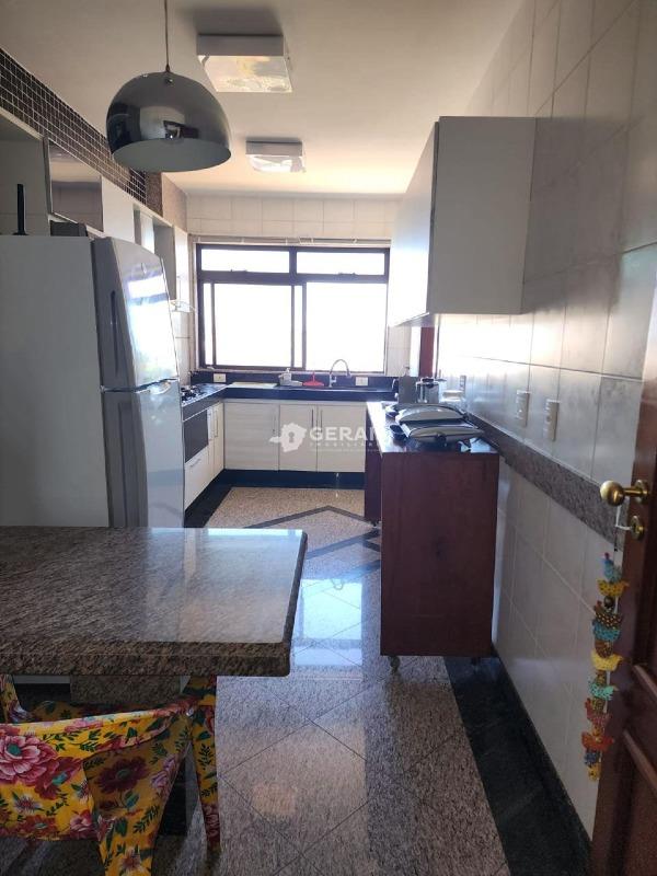 Apartamento à venda no CENTRO: 08 - COZINHA