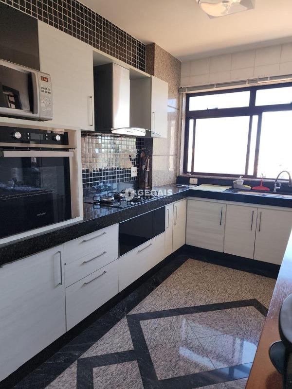 Apartamento à venda no CENTRO: 07 - COZINHA