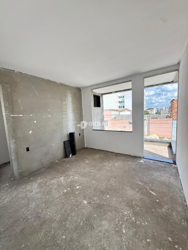 Casa à venda no MANOEL VALINHAS: 07 - QUARTO SUÍTE 01