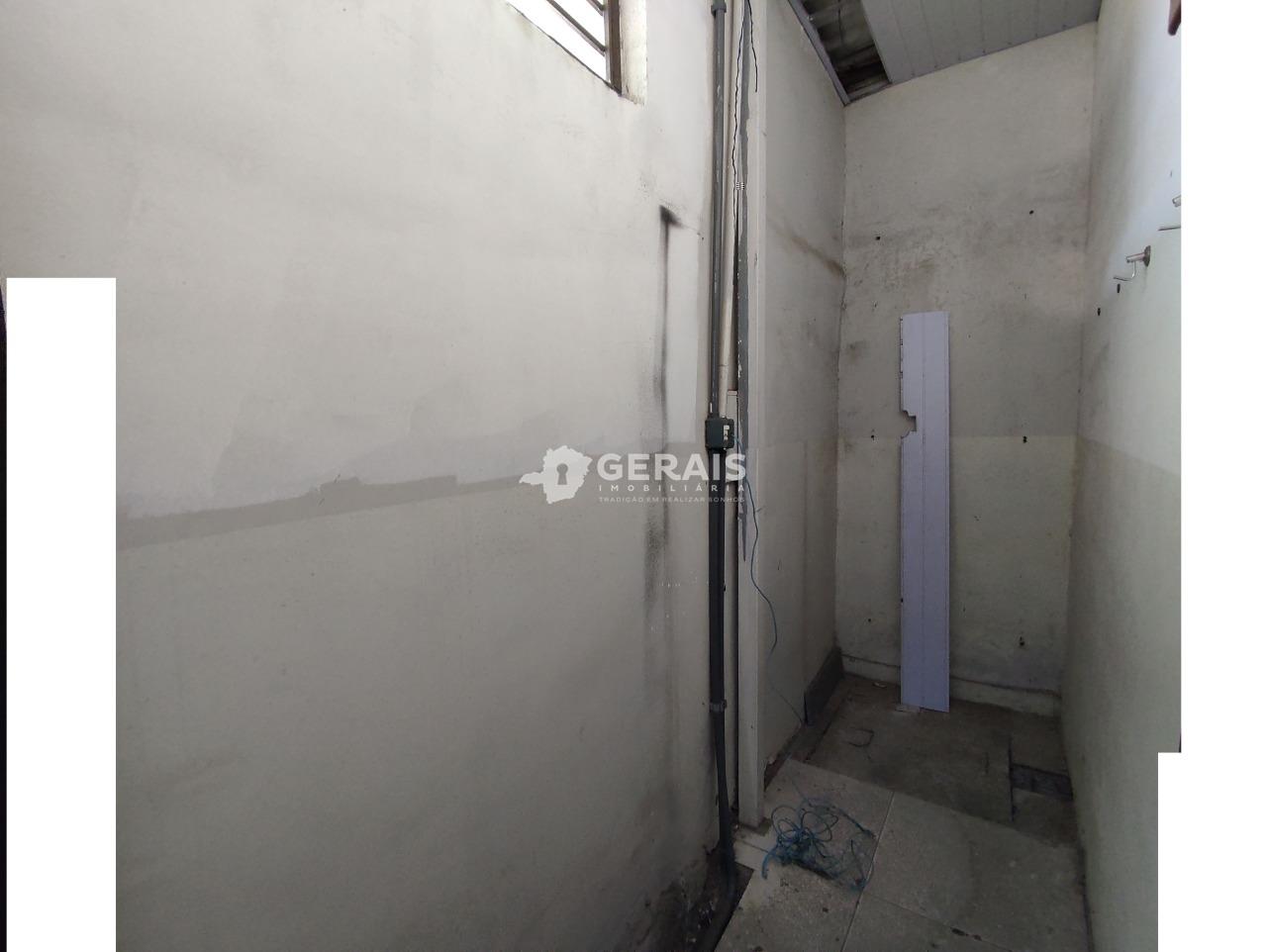 Galpão para aluguel no CENTRO: 05- BANHEIRO SOCIAL 01