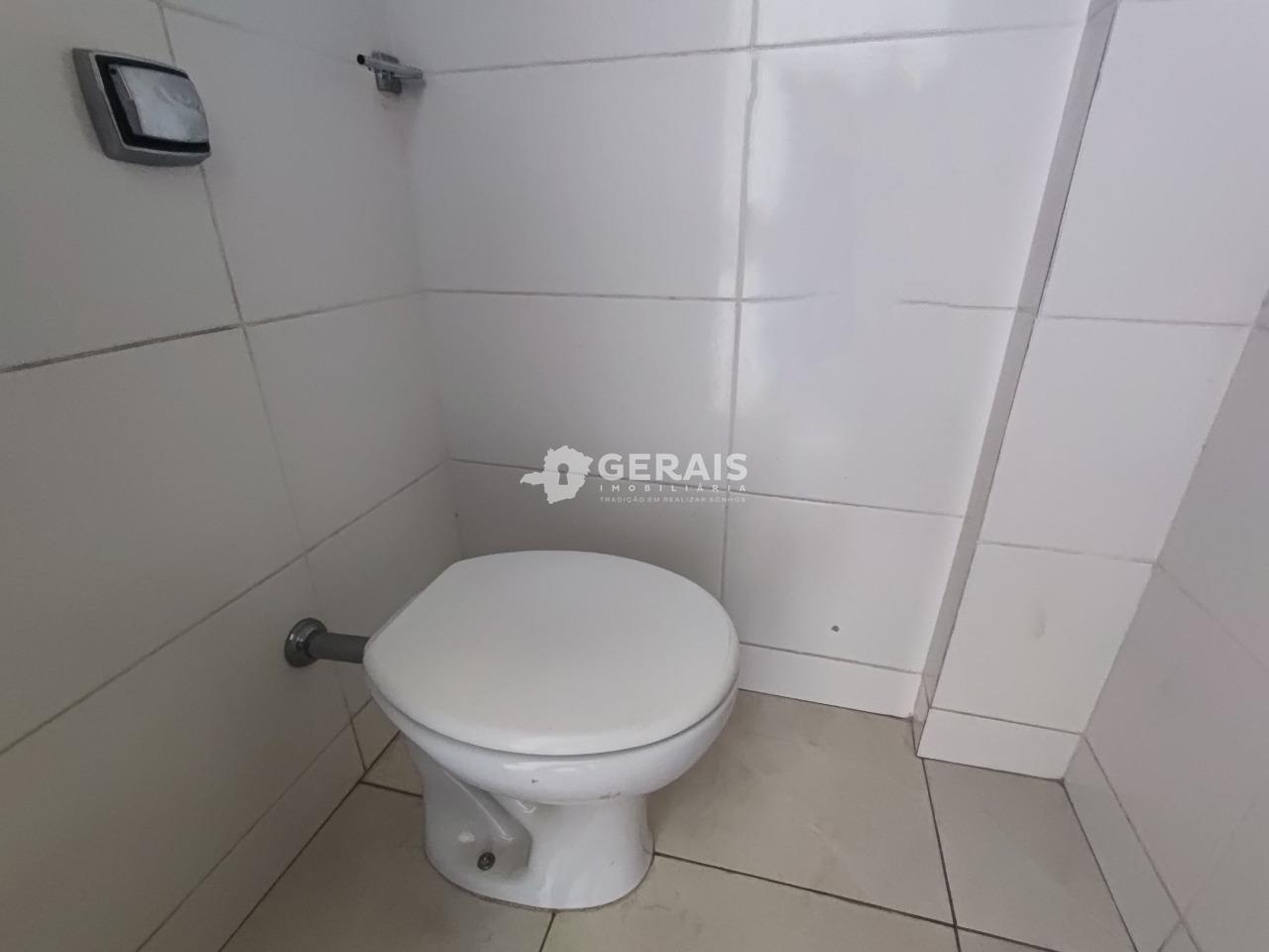 Loja para aluguel no BOM PASTOR: 09 - BANHEIRO