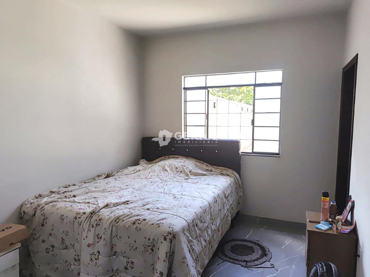 Casa à venda no CHORO: 06 - QUARTO 02