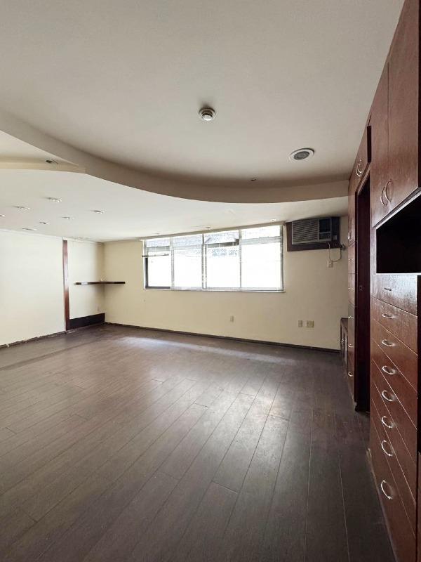 Sala à venda no CENTRO: 02 - SALA