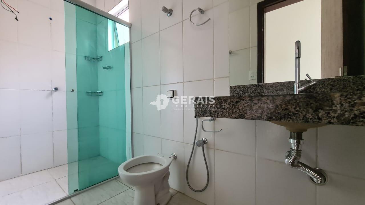 Casa para aluguel no COSTA AZUL: 09 - BANHO SOCIAL