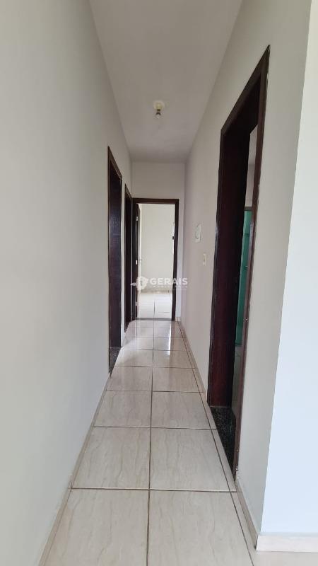 Casa para aluguel no COSTA AZUL: 05 - CORREDOR DE ACESSO