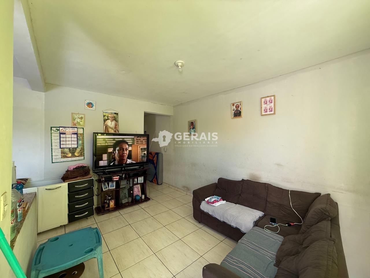 Sobrado à venda no JARDIM CANDIDES: 02 - SALA