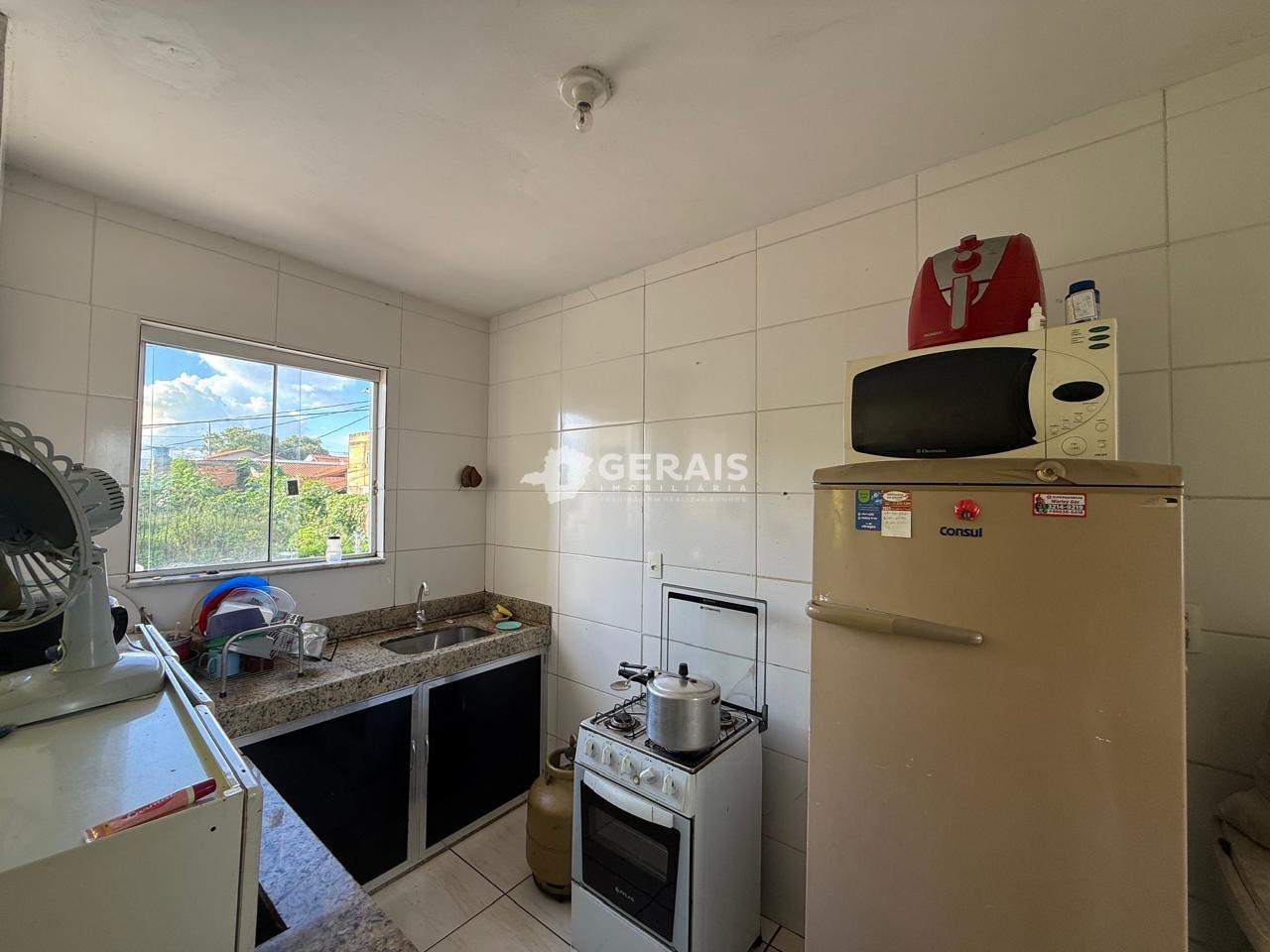 Sobrado à venda no JARDIM CANDIDES: 03 - COZINHA