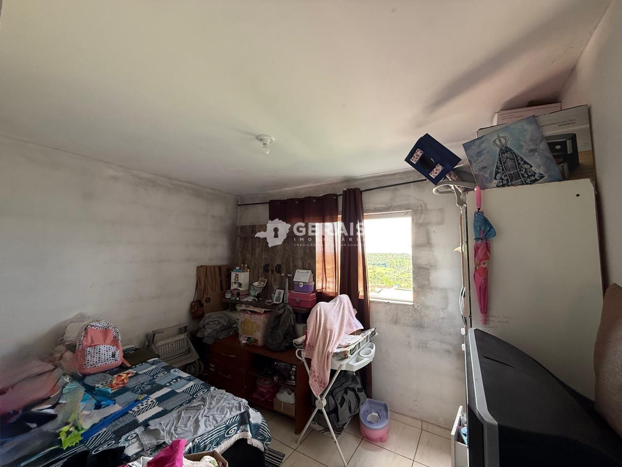 Sobrado à venda no JARDIM CANDIDES: 05 - QUARTO 02