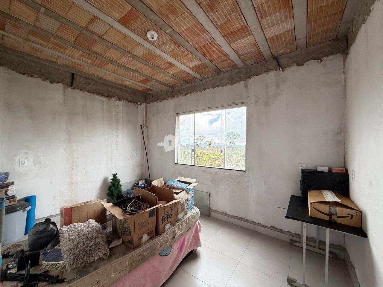 Casa à venda no SANTOS DUMONT: 07- QUARTO 01