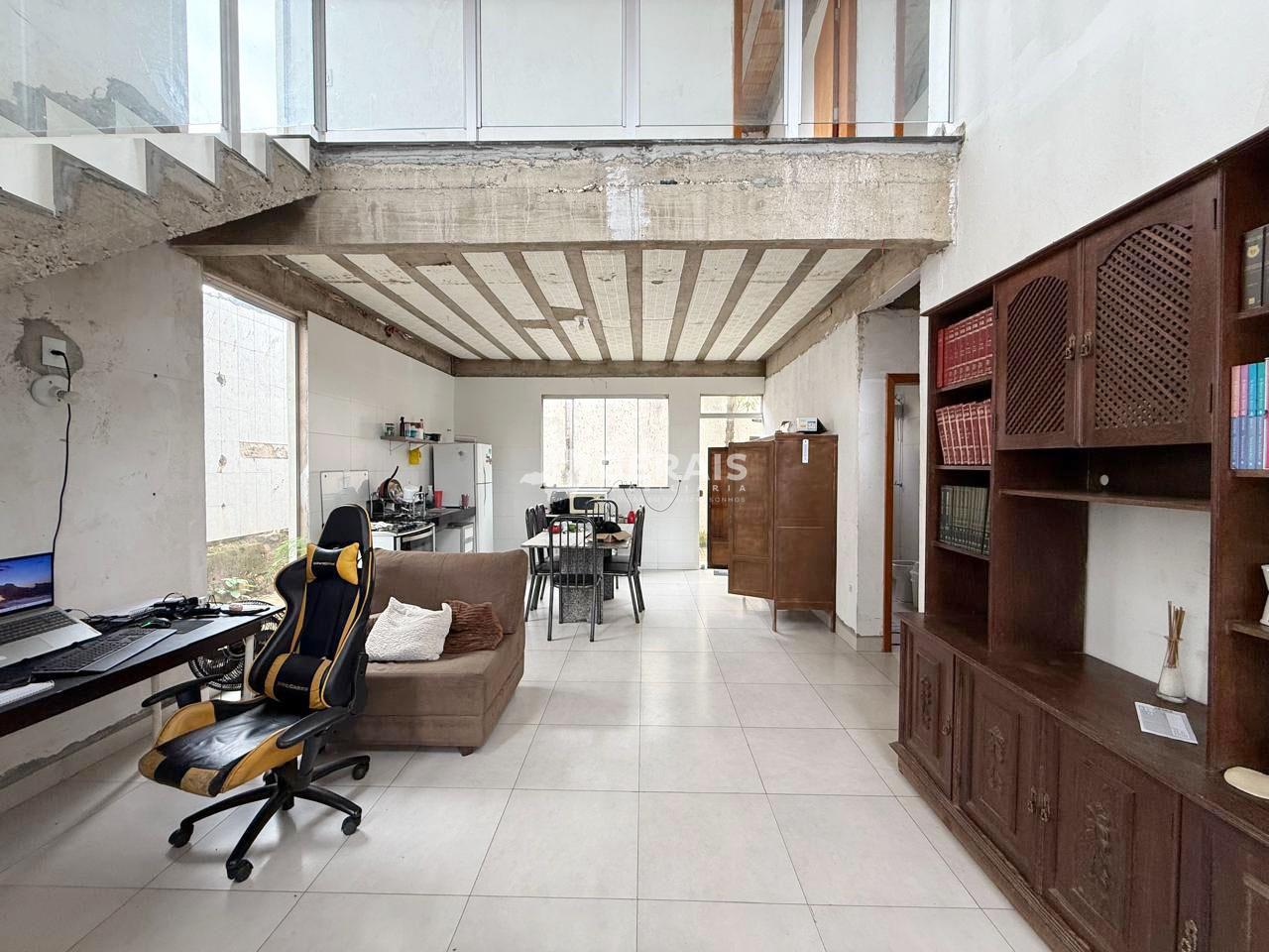 Casa à venda no SANTOS DUMONT: 04- SALA