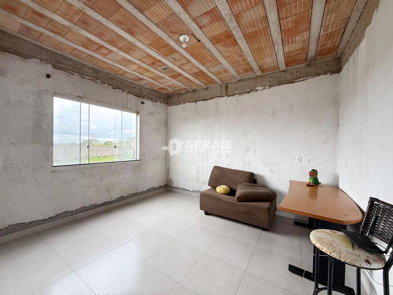 Casa à venda no SANTOS DUMONT: 08- QUARTO 02