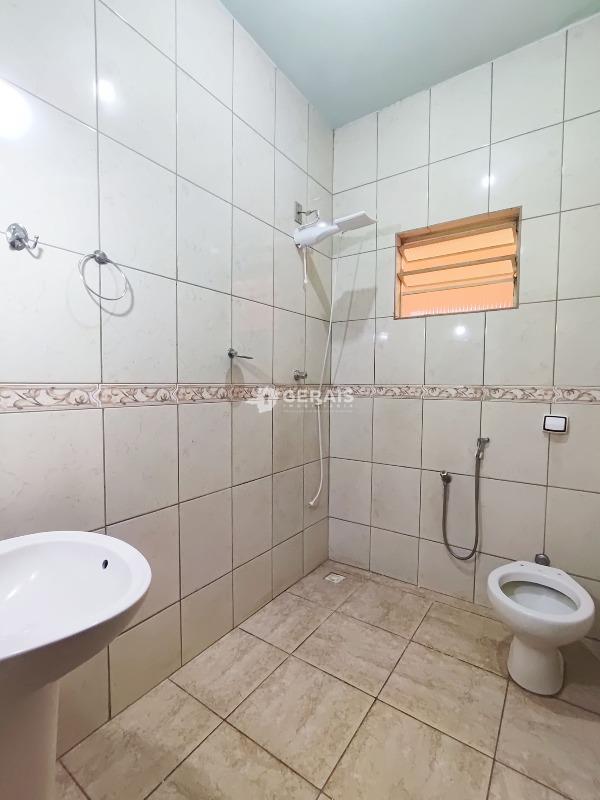 Casa à venda no SÃO ROQUE: 09 - BANHO SOCIAL