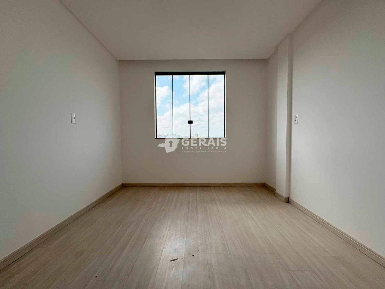 Apto Cobertura para aluguel no LP PEREIRA: 06- QUARTO 01