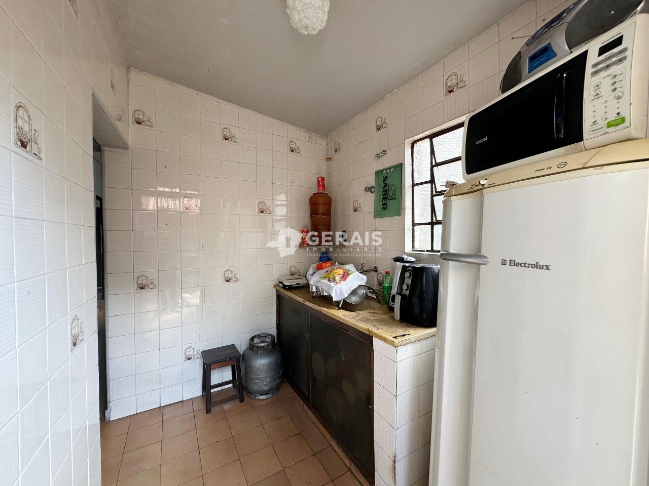 Casa à venda no CENTRO: 05- COZINHA